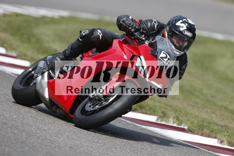 Archiv-2025/49 26.08.2025 Cornu Master School ADR/blau-bleu/28